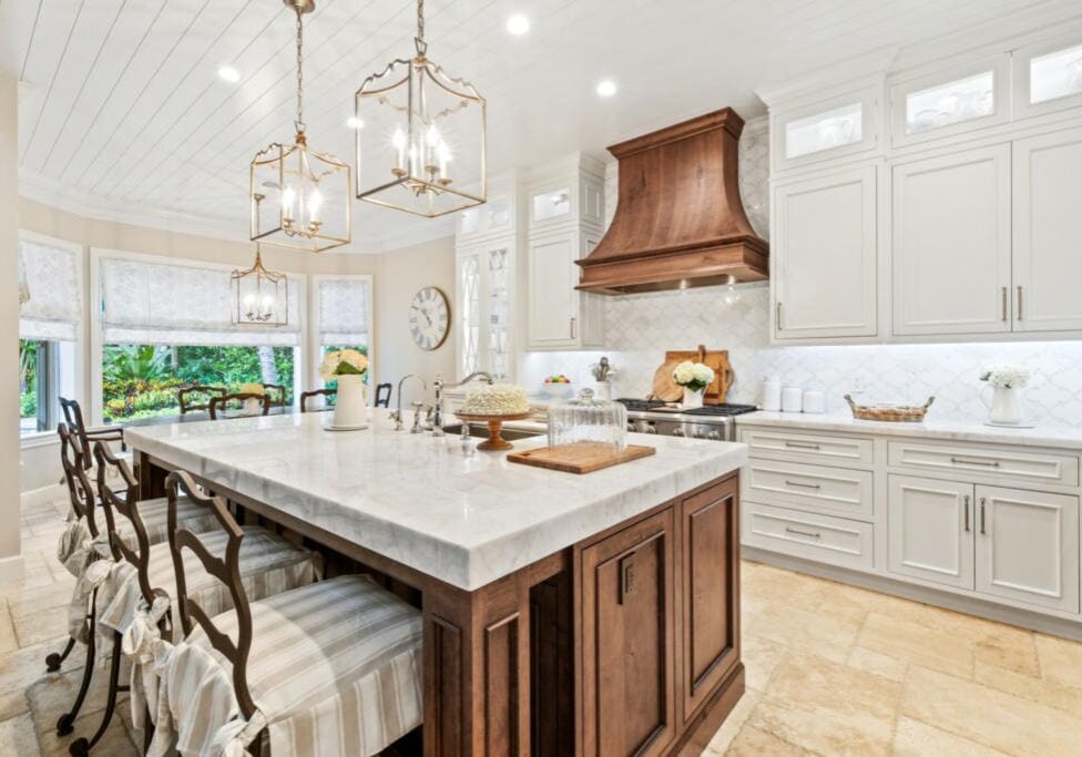 french-country-florida-style-waterview-kitchens-img_d031c1490f31e2d6_14-4643-1-5626b0a